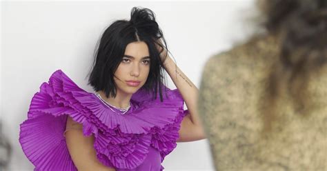 dua lipa sexy pic|Dua Lipa Shares Stunning Poolside Pics In Tiny。